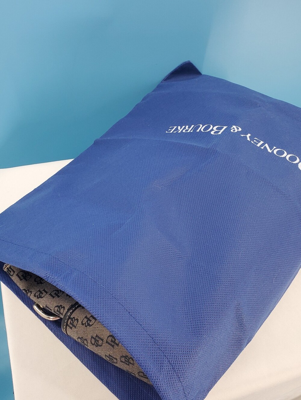 Dooney & Bourke two pocket shoulder bag - Picture 2 of 16